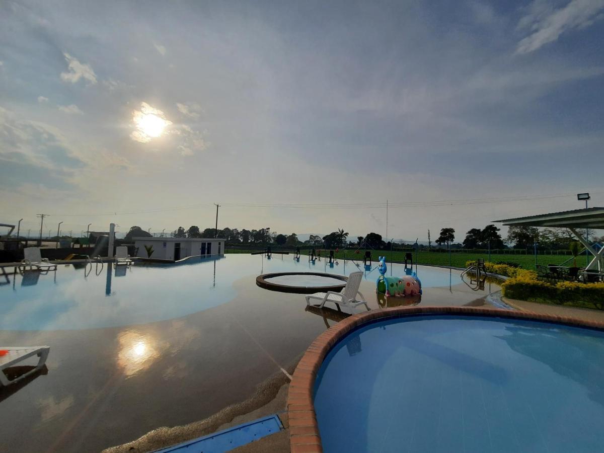 Privado A 2kms Del Parque Del Cafe Montenegro